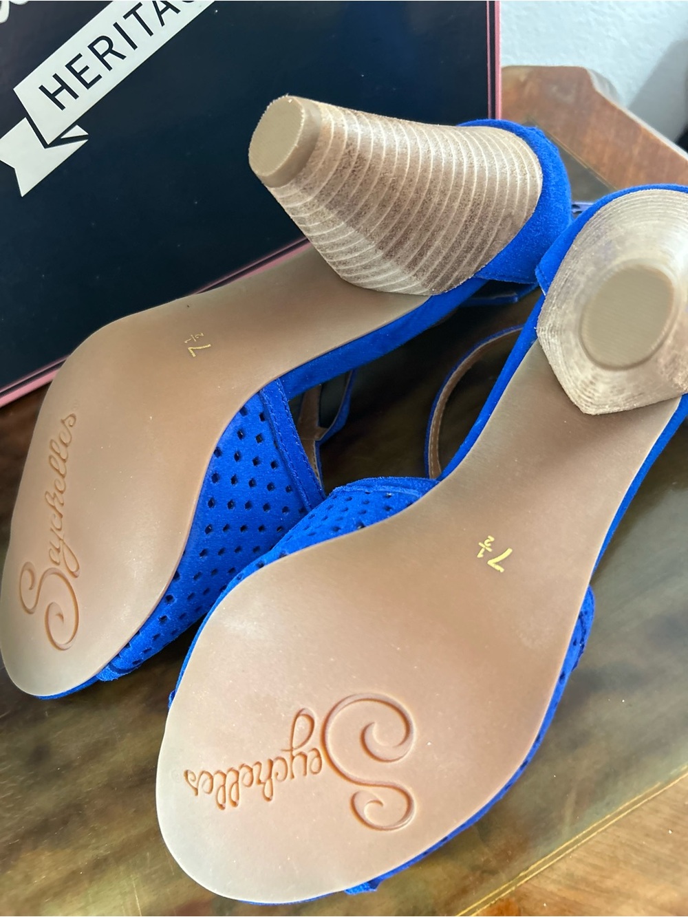 Seychelles Heritage Gamble Cone Heeled Sandal in Electric Blue Suede sz 7.5 - Picture 6 of 11
